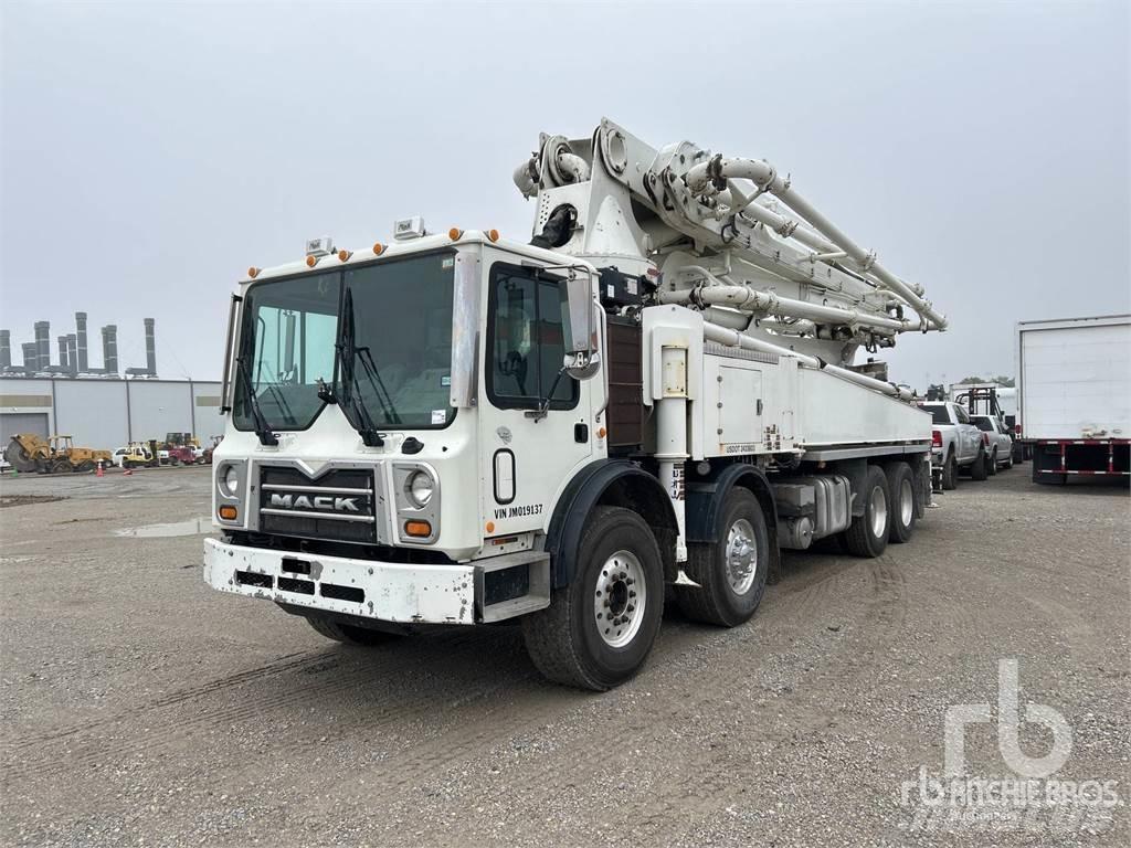 Mack MRU613 Camion malaxeur