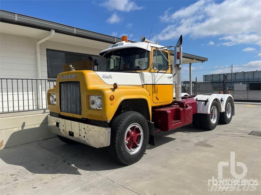 Mack R685RS Tracteur routier