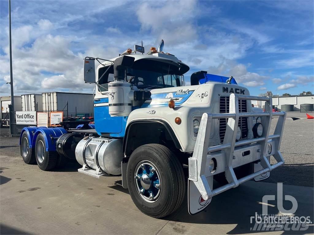 Mack R688RS Châssis cabine