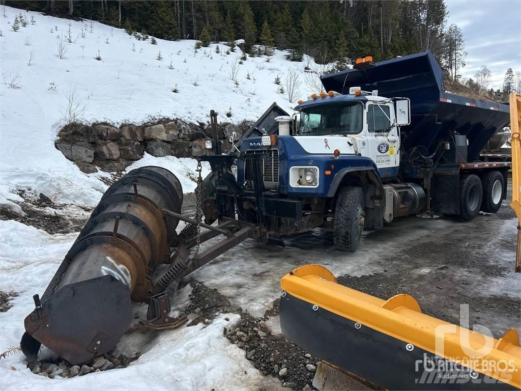 Mack RB688S Chasse neige