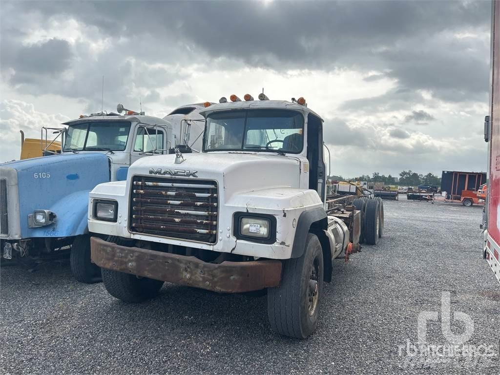 Mack RD688S Châssis cabine
