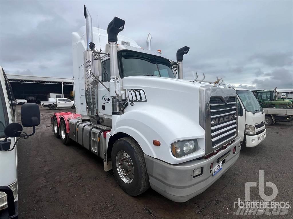 Mack TRIDENT Tracteur routier