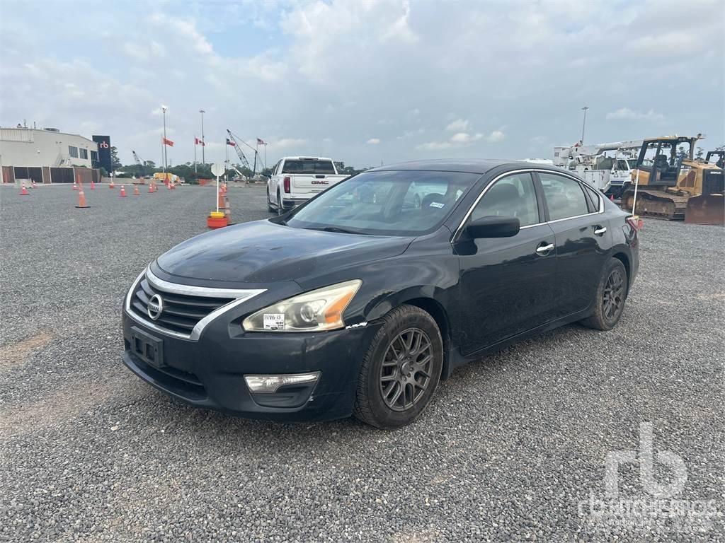 Nissan ALTIMA Voiture