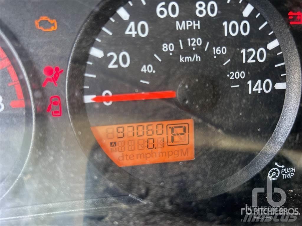 Nissan FRONTIER Utilitaire benne