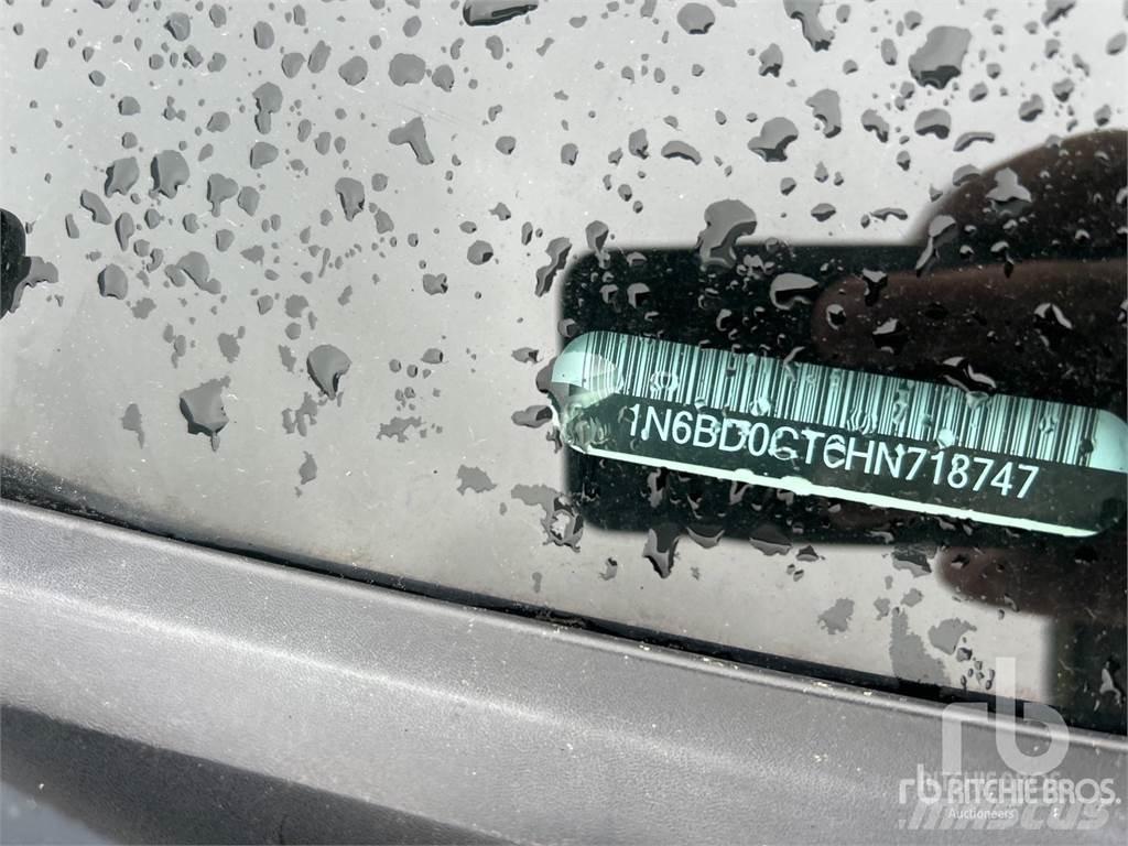 Nissan FRONTIER Utilitaire benne