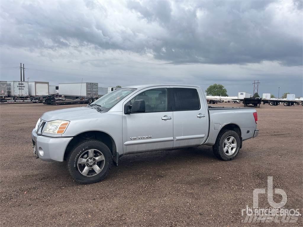 Nissan TITAN Utilitaire benne