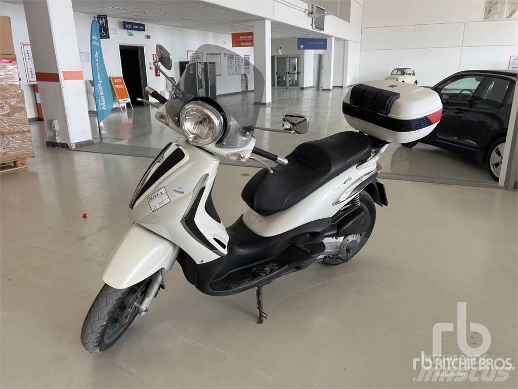 Piaggio BEVERLY Voiture