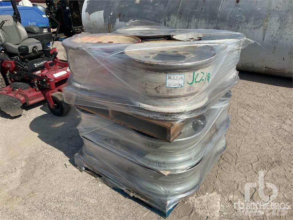  Quantity of (12) Pneus, roues et jantes