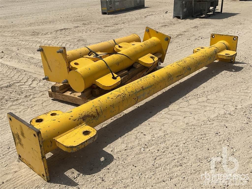  Quantity of (3) Accessoires et pièces pour grue