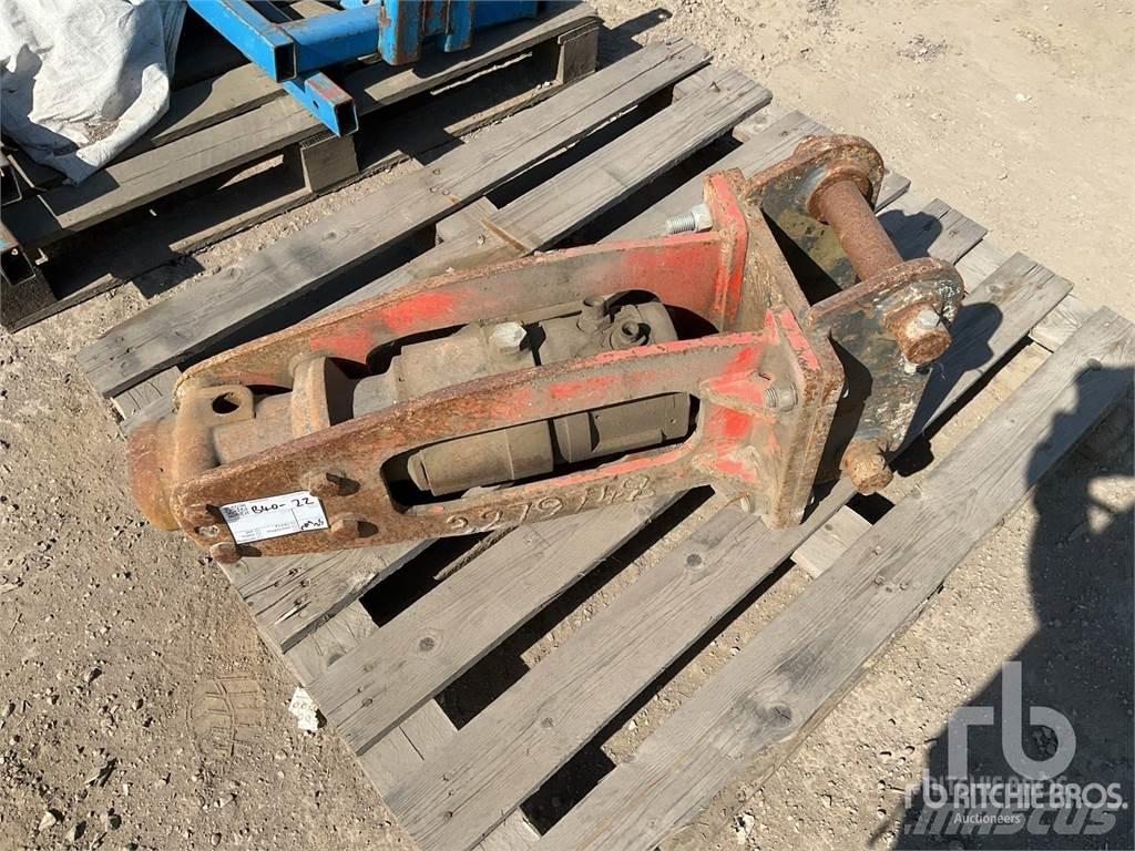  Quantity of (4) Marteau hydraulique