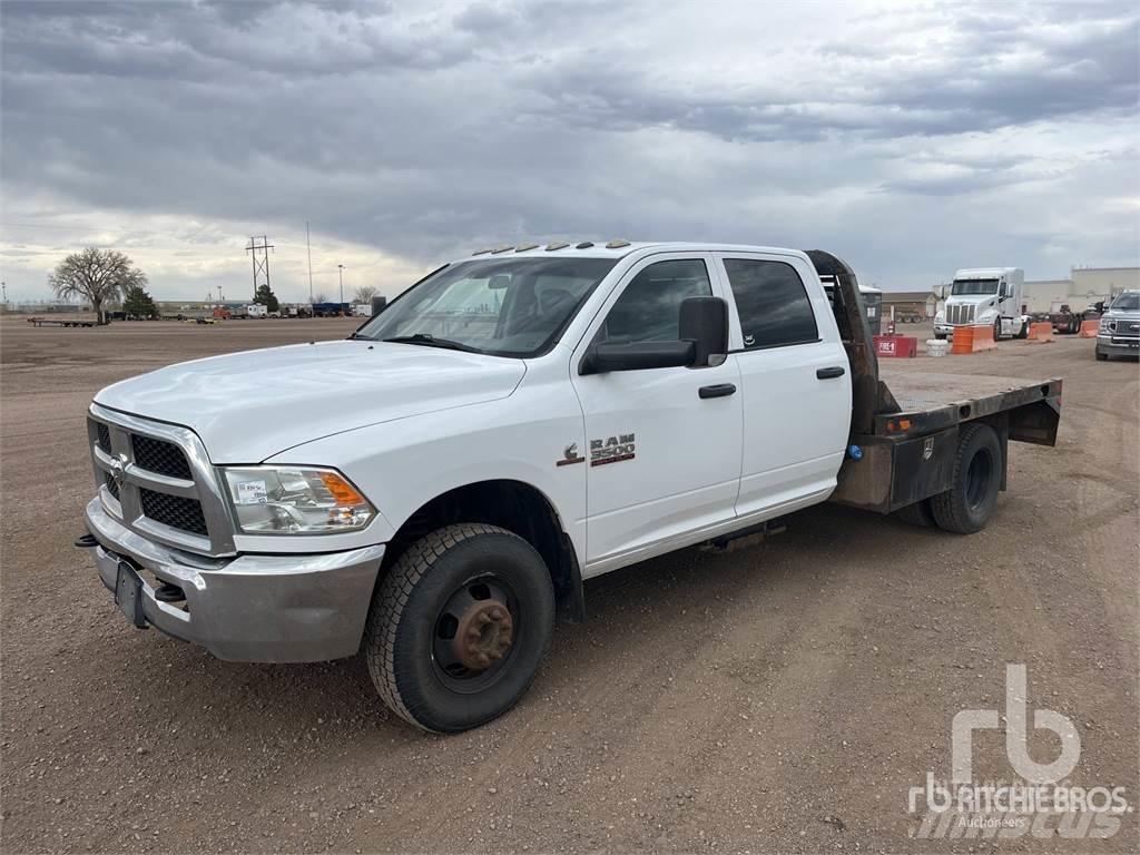 RAM 2500 Camion plateau