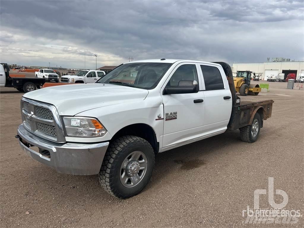 RAM 2500 Camion plateau