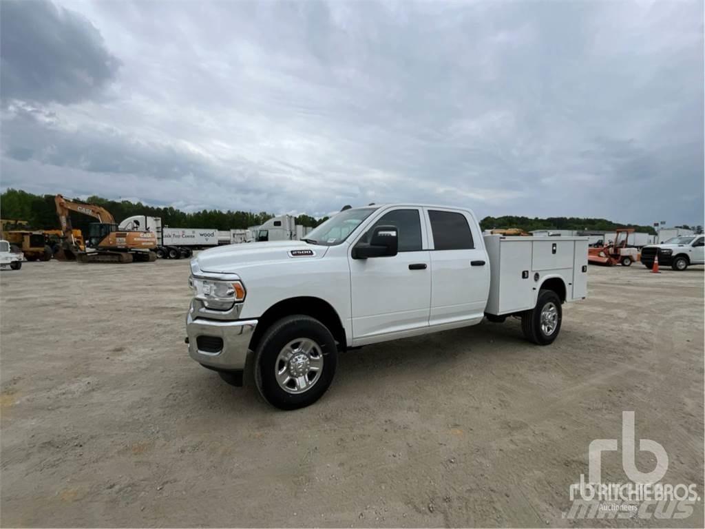 RAM 2500 Camions et véhicules municipaux