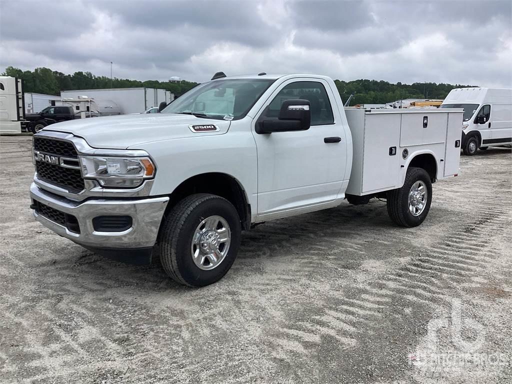 RAM 2500 Camions et véhicules municipaux