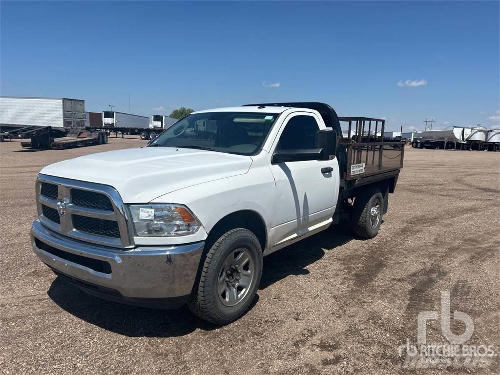 RAM 2500 Camion plateau