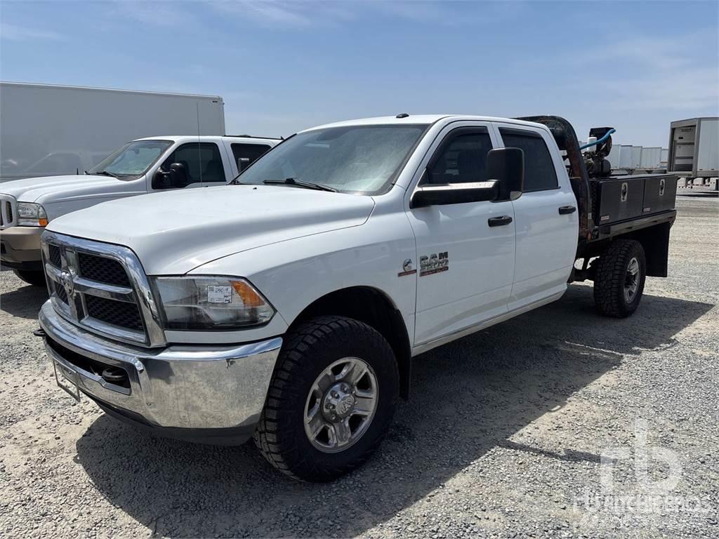 RAM 3500 Camion plateau