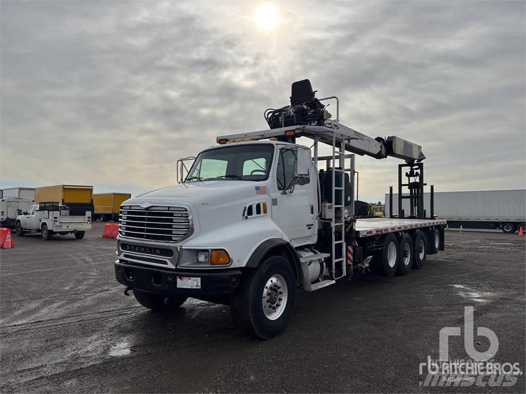 Sterling L9500 Camion plateau ridelle avec grue