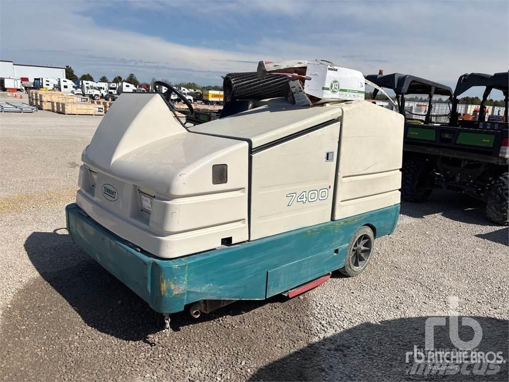 Tennant 7400 Balayeuse / Autolaveuse
