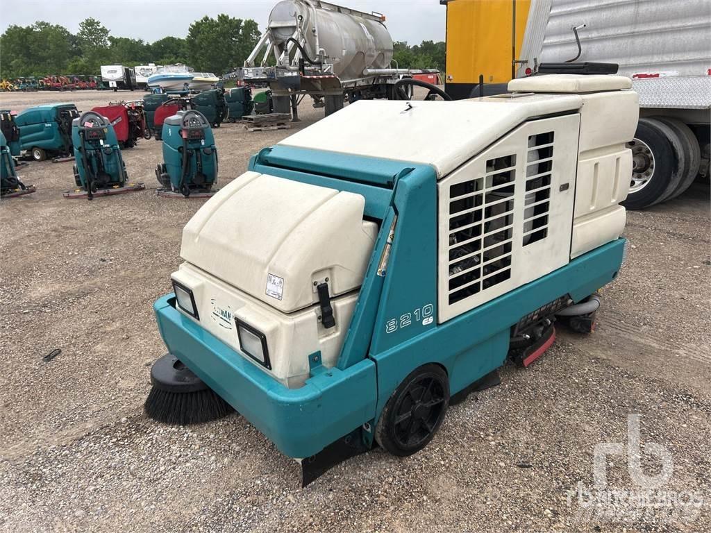 Tennant 8210 Balayeuse / Autolaveuse