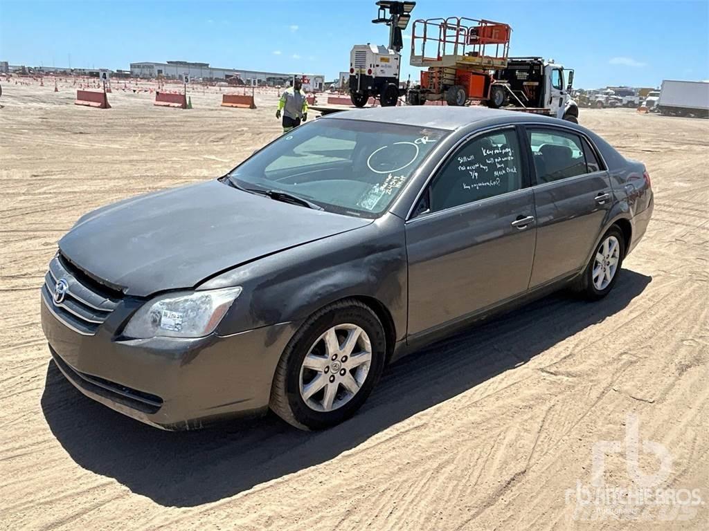 Toyota AVALON Voiture