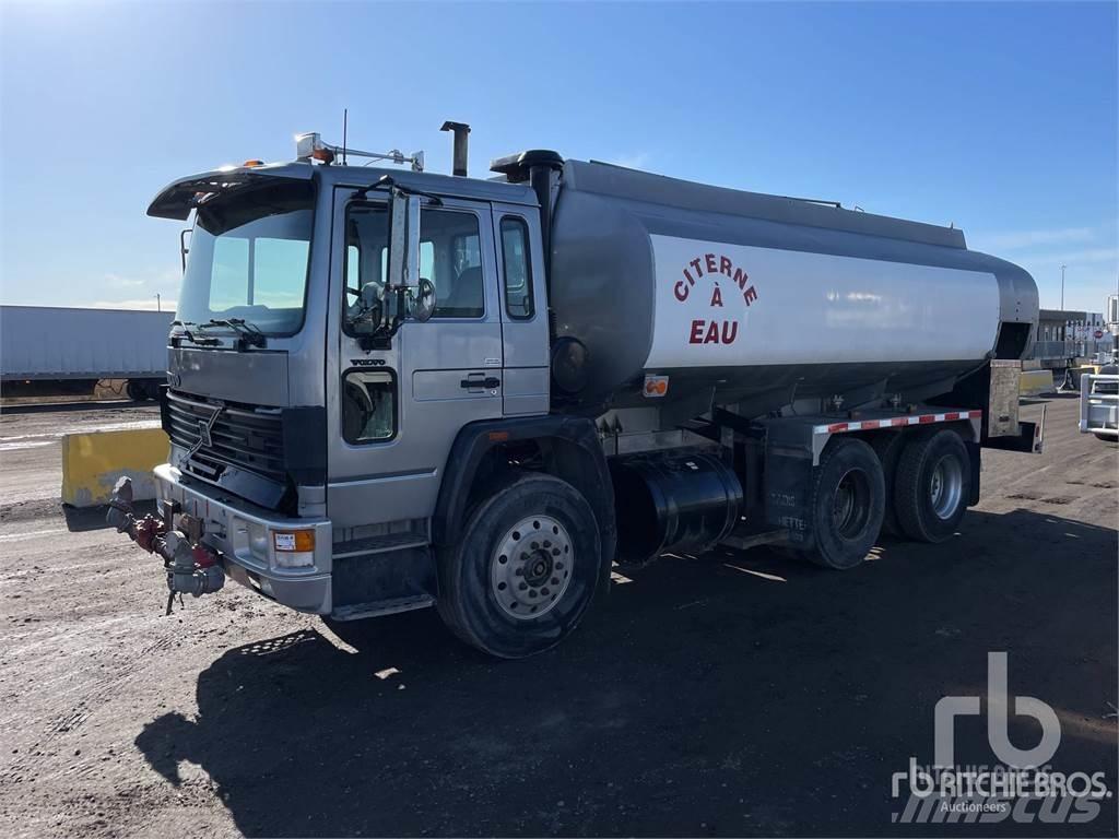 Volvo FE Camion citerne à eau