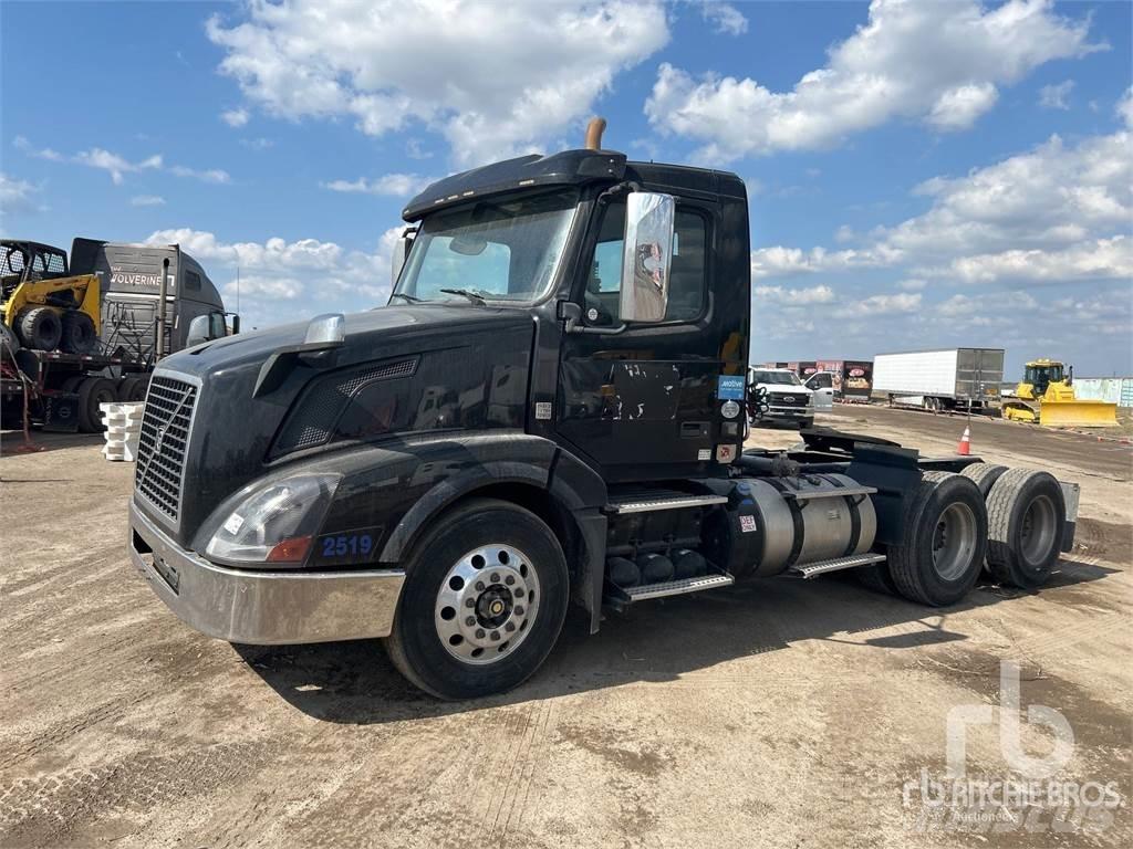 Volvo VNL300 Tracteur routier