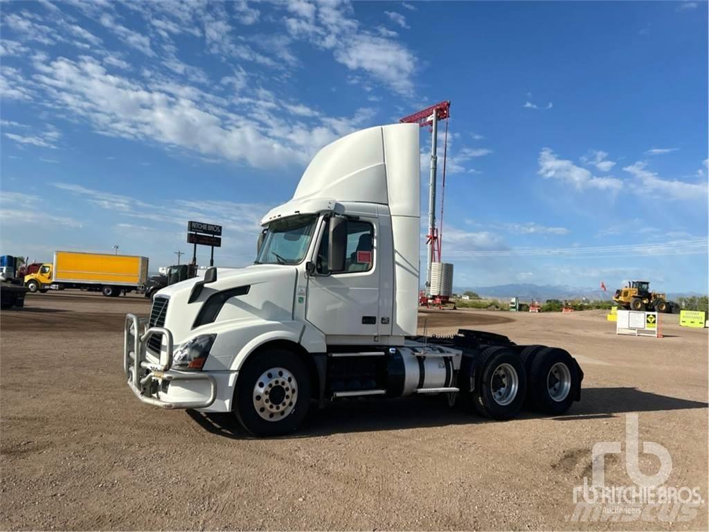 Volvo VNL300 Tracteur routier