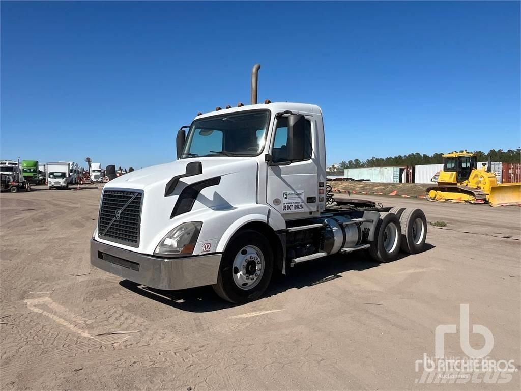 Volvo VNL300 Tracteur routier