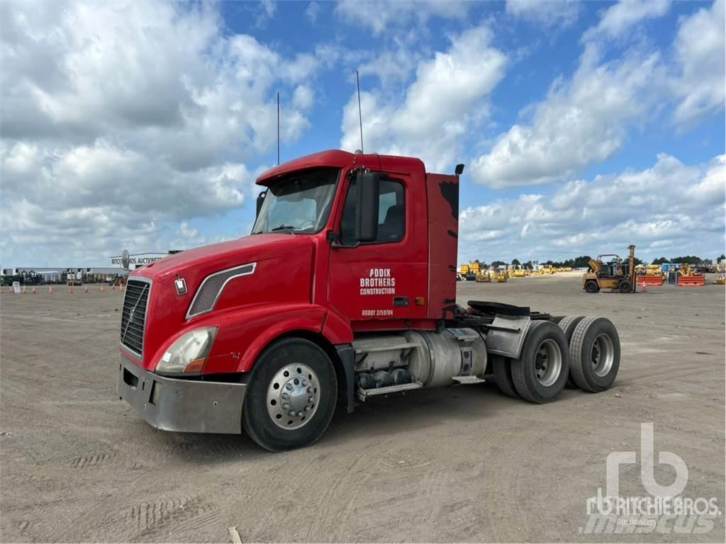 Volvo VNL300 Tracteur routier