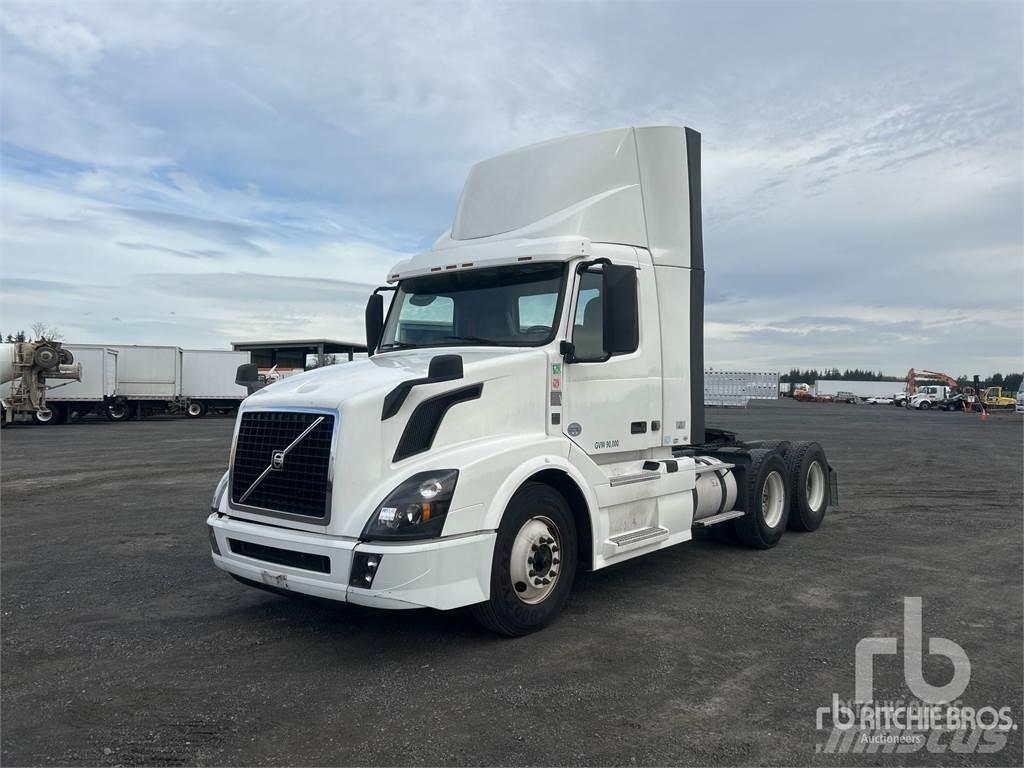 Volvo VNL300 Tracteur routier