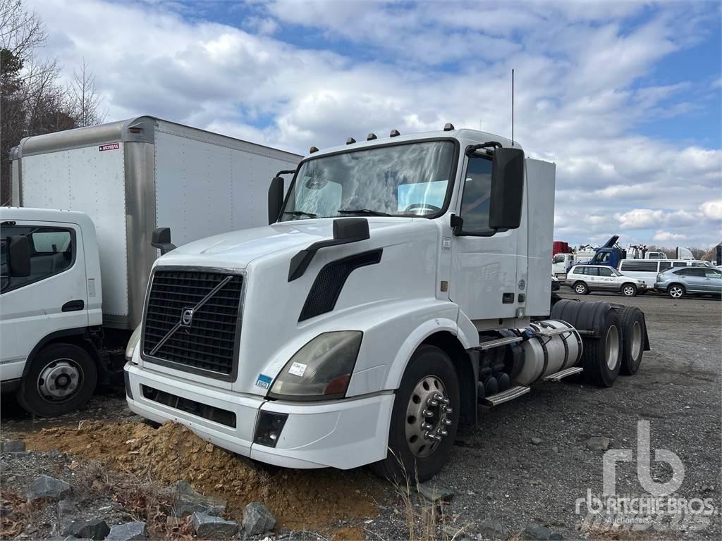 Volvo VNL300 Tracteur routier