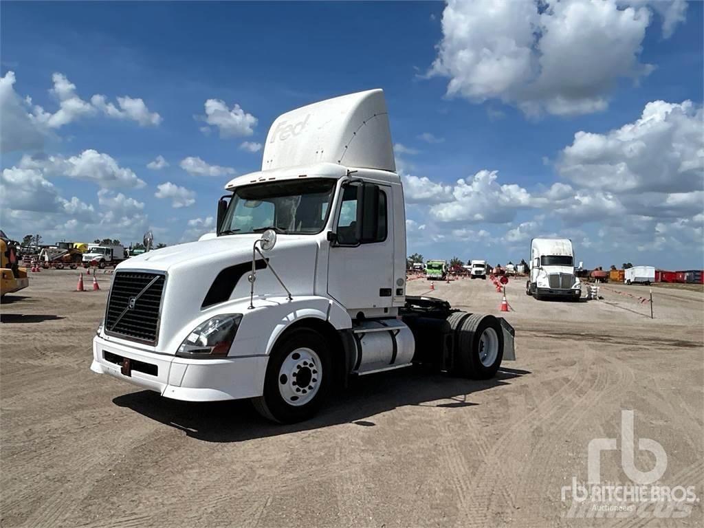 Volvo VNL300 Tracteur routier