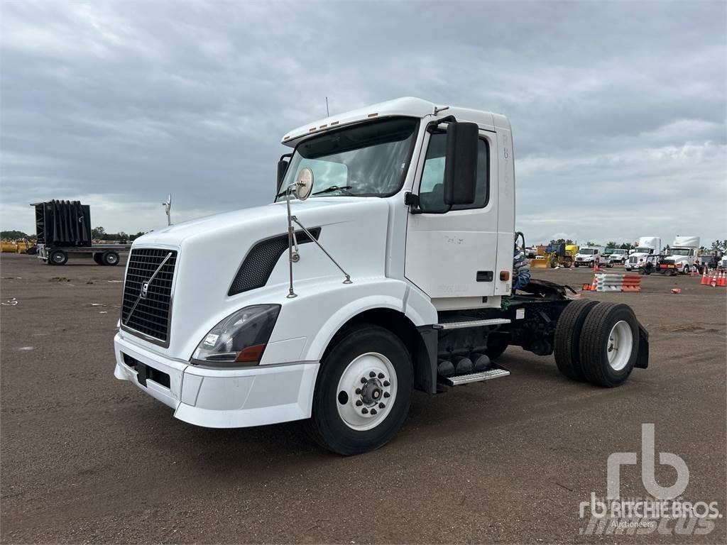 Volvo VNL300 Tracteur routier