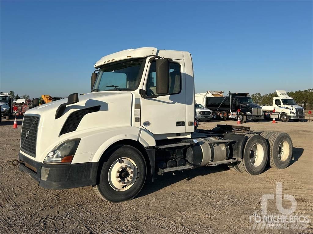Volvo VNL300 Tracteur routier