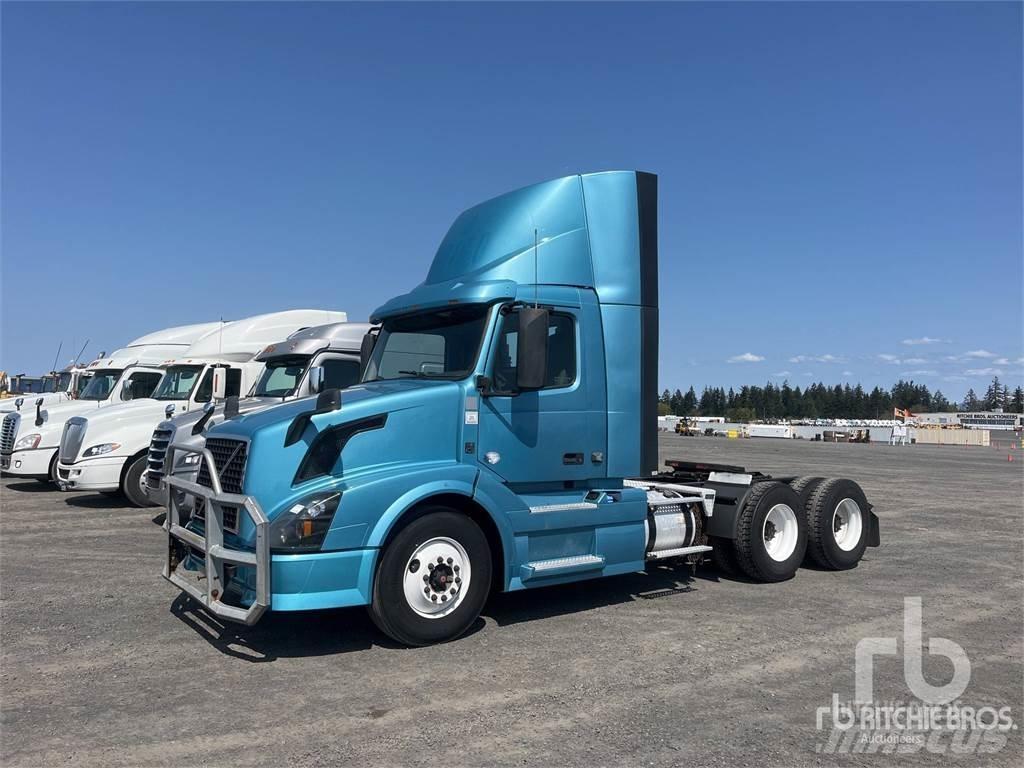 Volvo VNL300 Tracteur routier