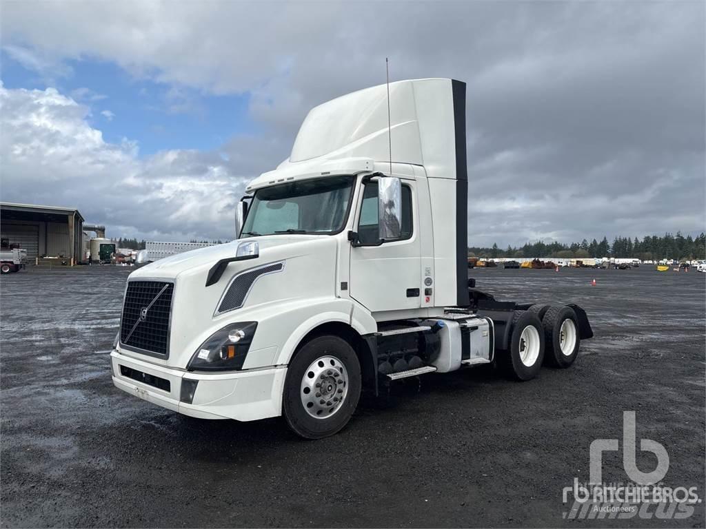 Volvo VNL300 Tracteur routier