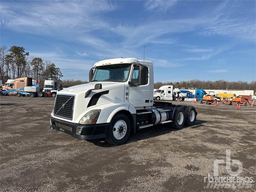 Volvo VNL300 Tracteur routier