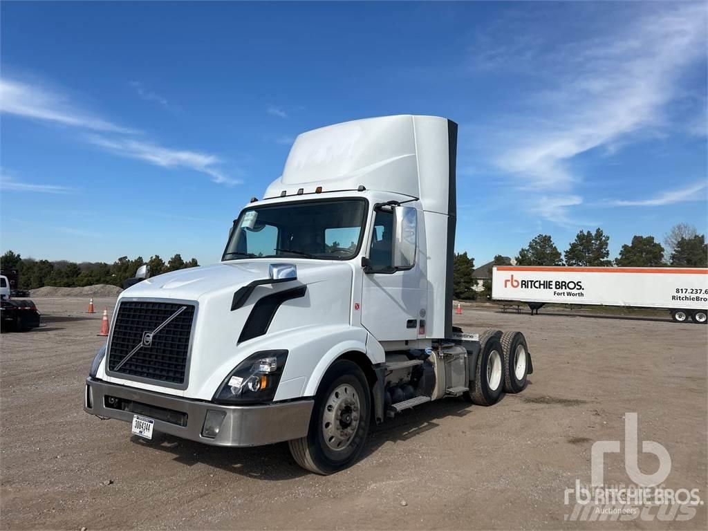 Volvo VNL300 Tracteur routier