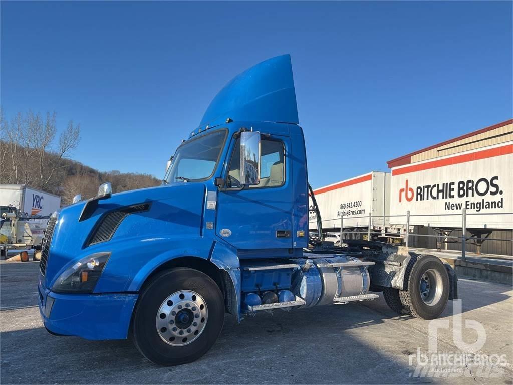 Volvo VNL300 Tracteur routier