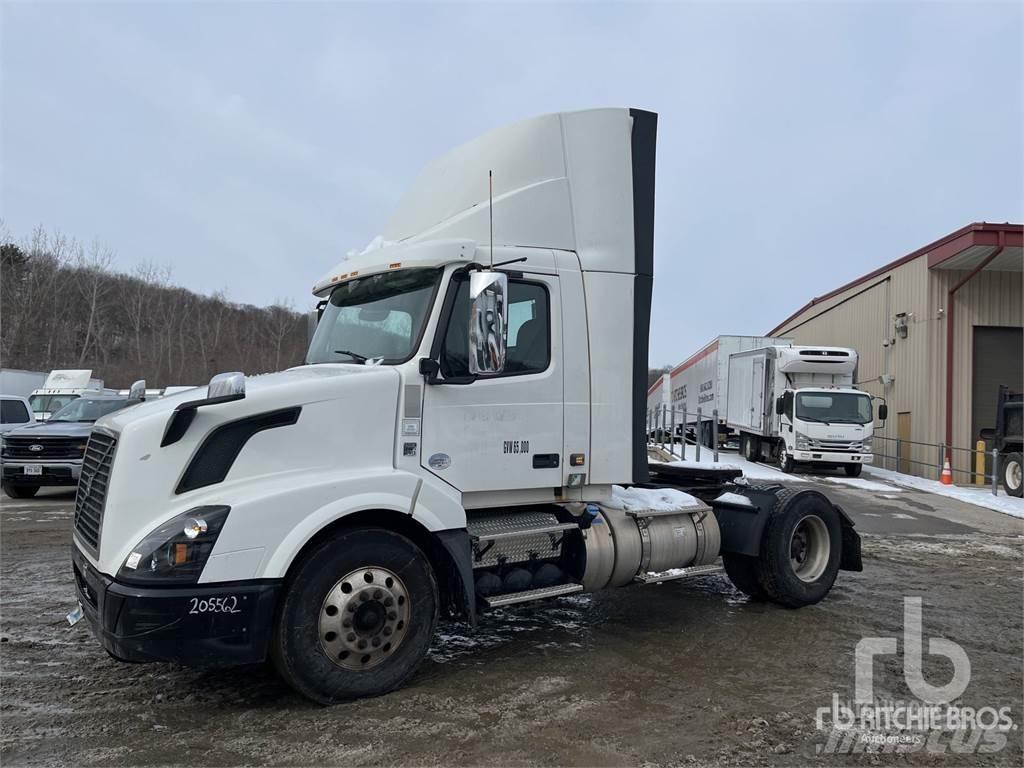 Volvo VNL300 Tracteur routier