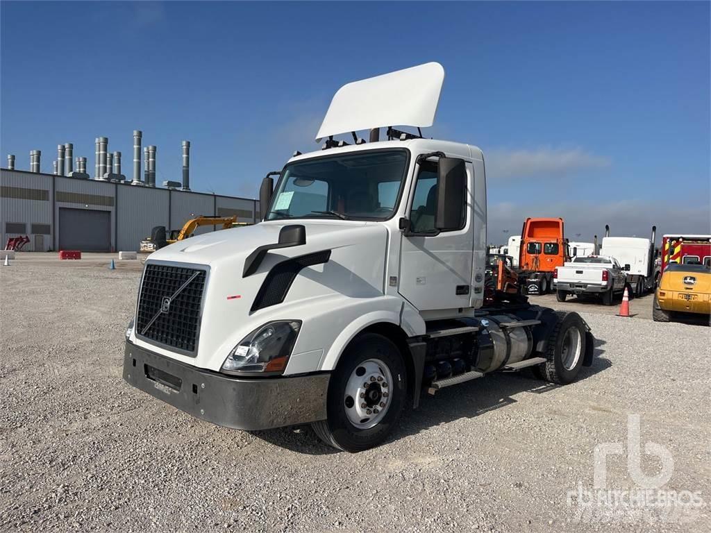 Volvo VNL300 Tracteur routier