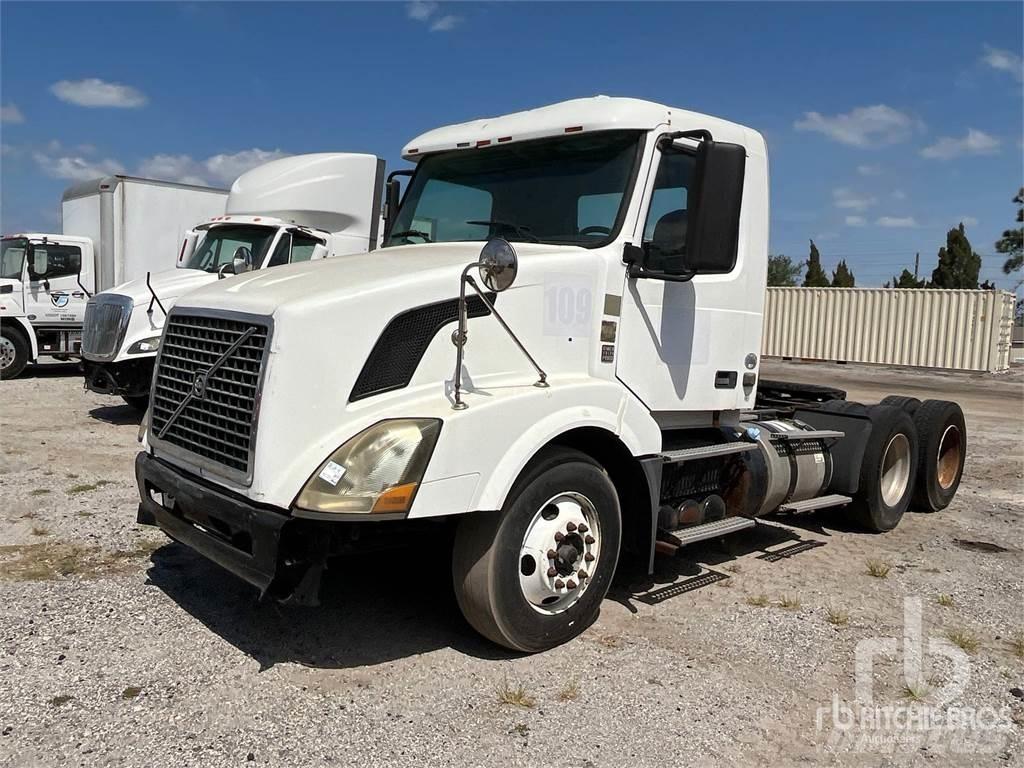 Volvo VNL300 Tracteur routier