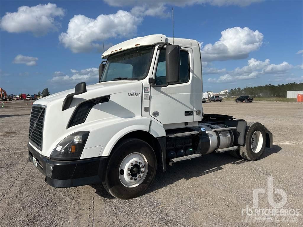 Volvo VNL300 Tracteur routier