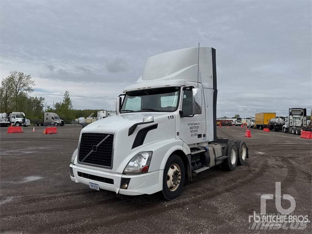 Volvo VNL300 Tracteur routier