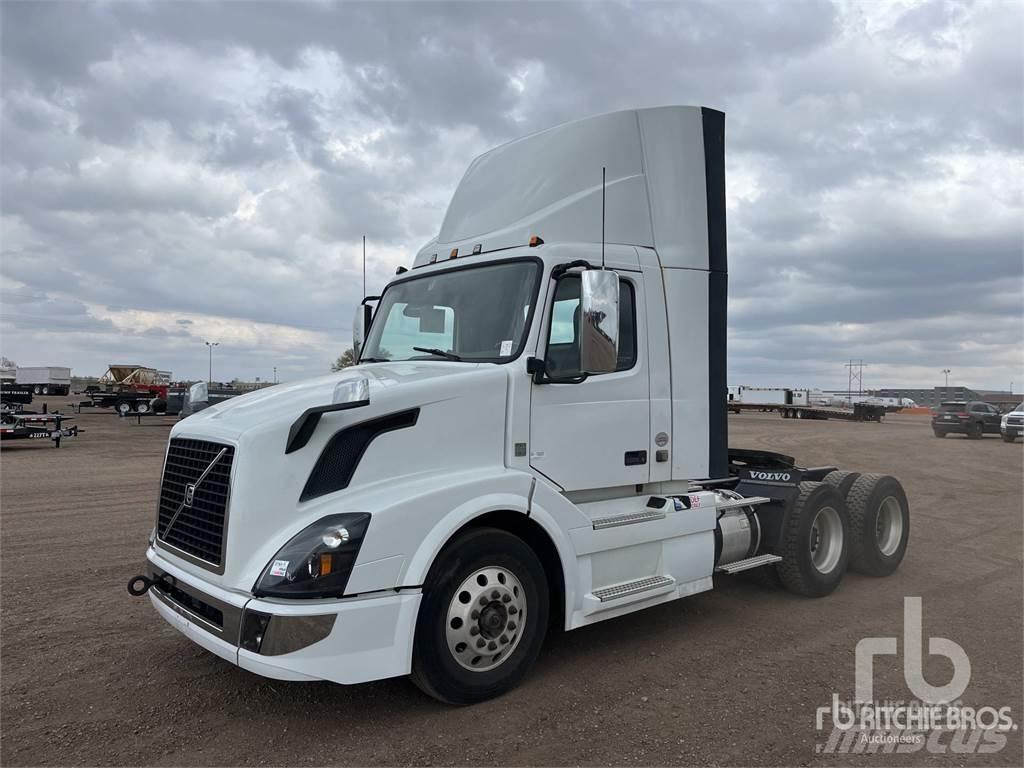 Volvo VNL64 Tracteur routier
