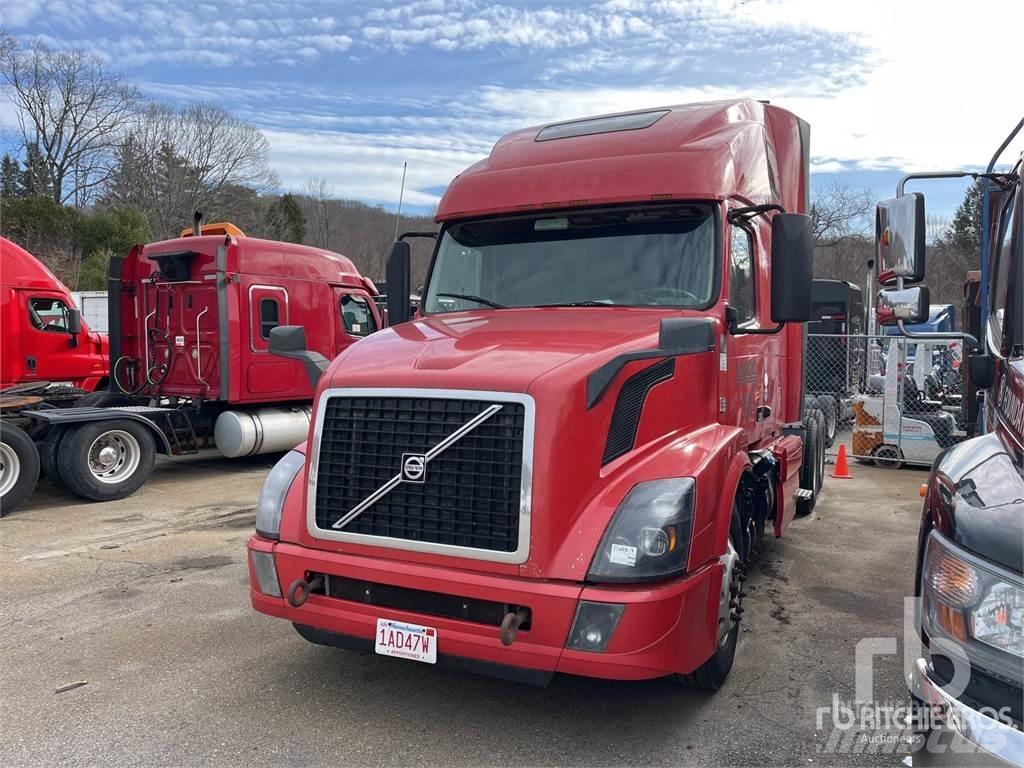 Volvo VNL670 Tracteur routier