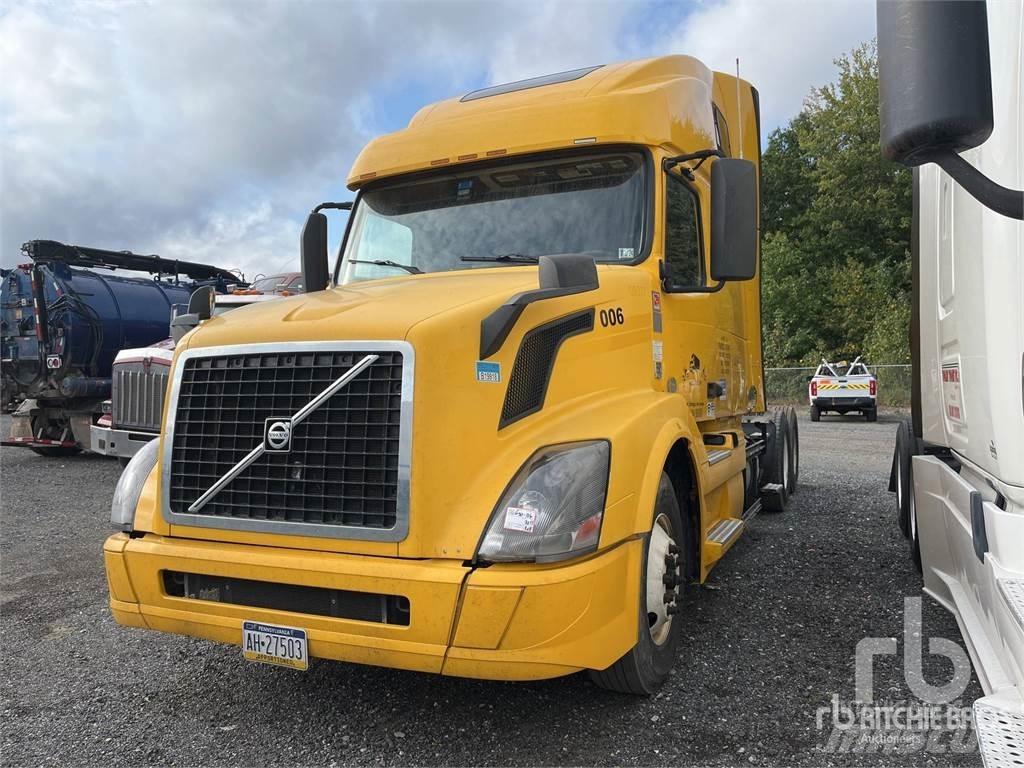 Volvo VNL670 Tracteur routier
