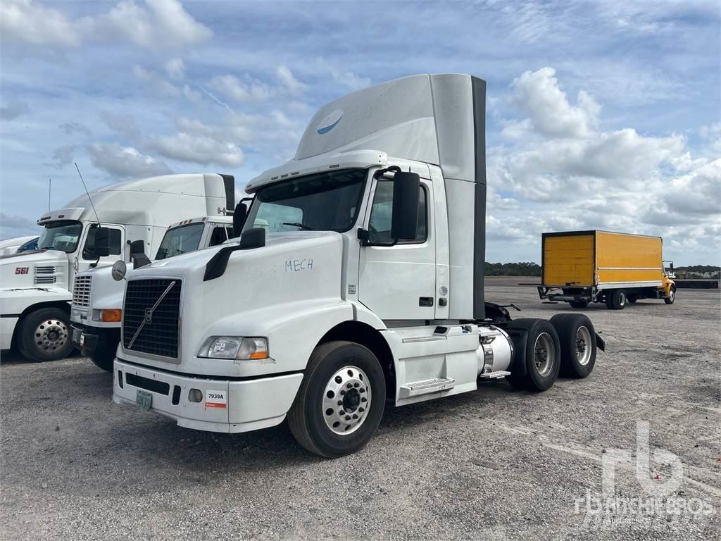 Volvo VNM200 Tracteur routier