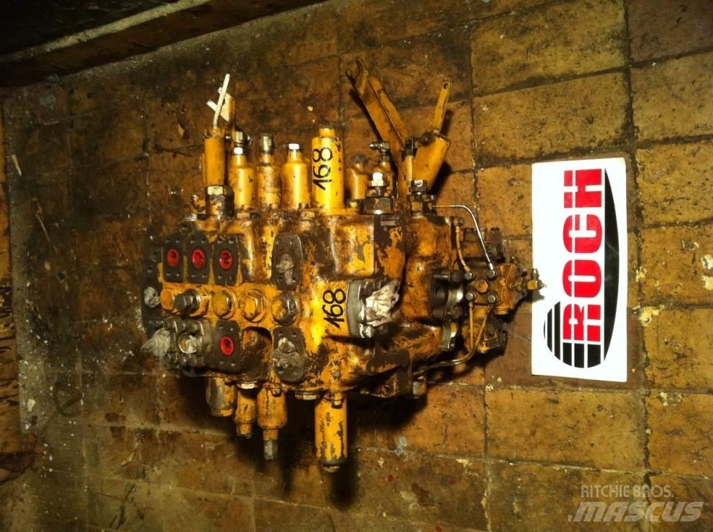 Komatsu 88A049 - 9 SEKCYJNY Hydraulique