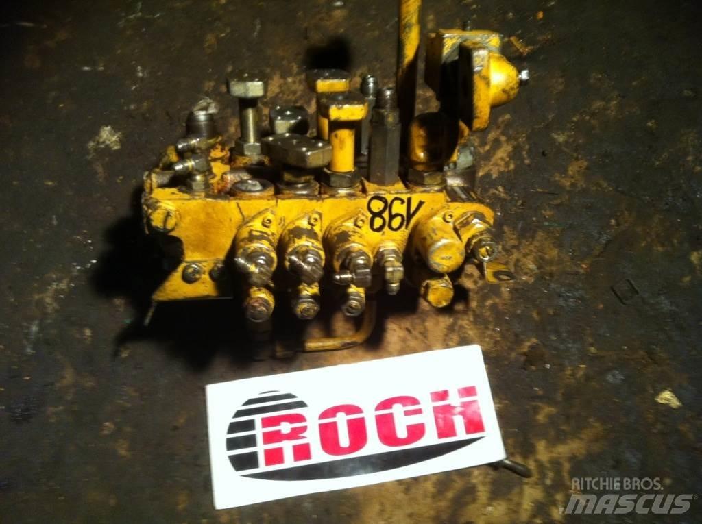 Komatsu BBF10021 - 4 SEKCYJNY Hydraulique